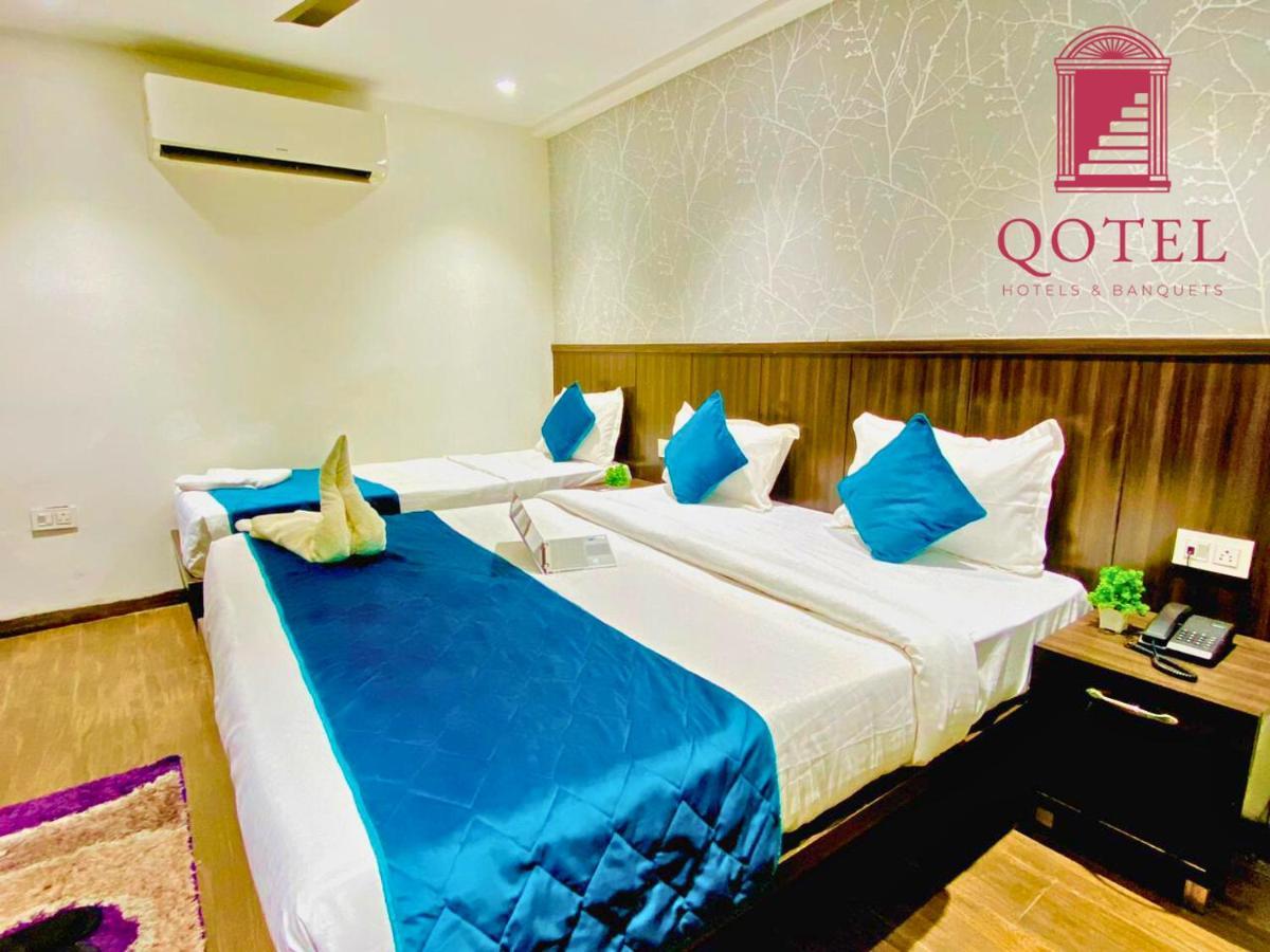 Qotel Hotel Rajouri Garden Above Ritu Marbles, Near Rajouri Garden Metro Station-Couple Friendly 뉴델리 외부 사진